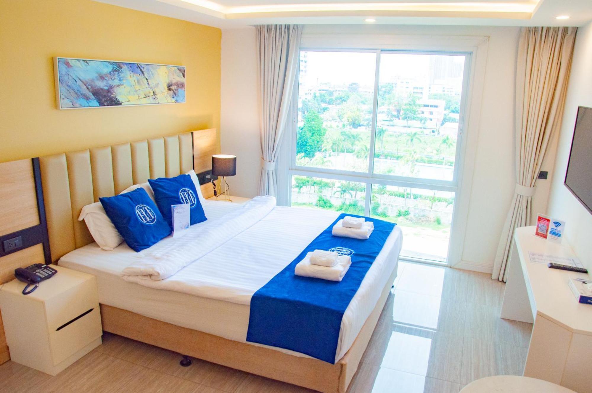 Ht9 Hotel Pantai Jomtien Bagian luar foto