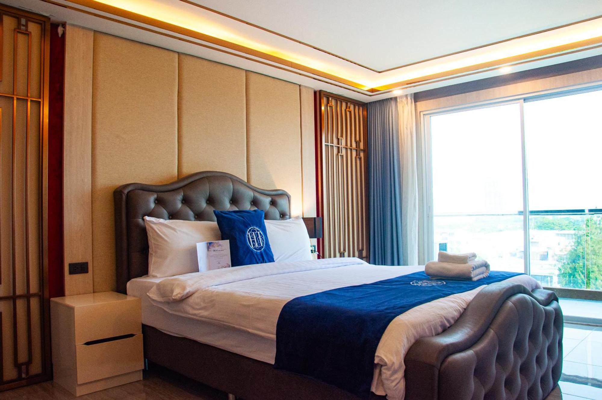 Ht9 Hotel Pantai Jomtien Bagian luar foto