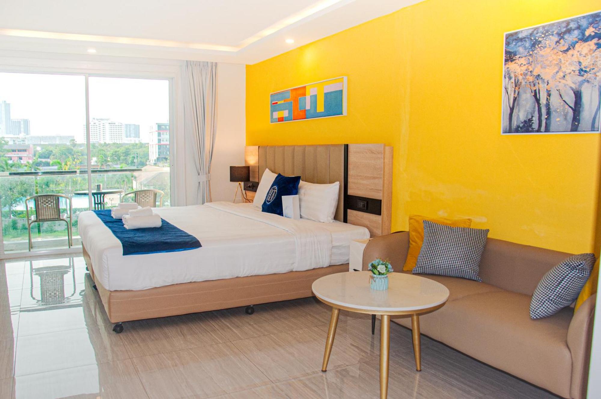 Ht9 Hotel Pantai Jomtien Bagian luar foto