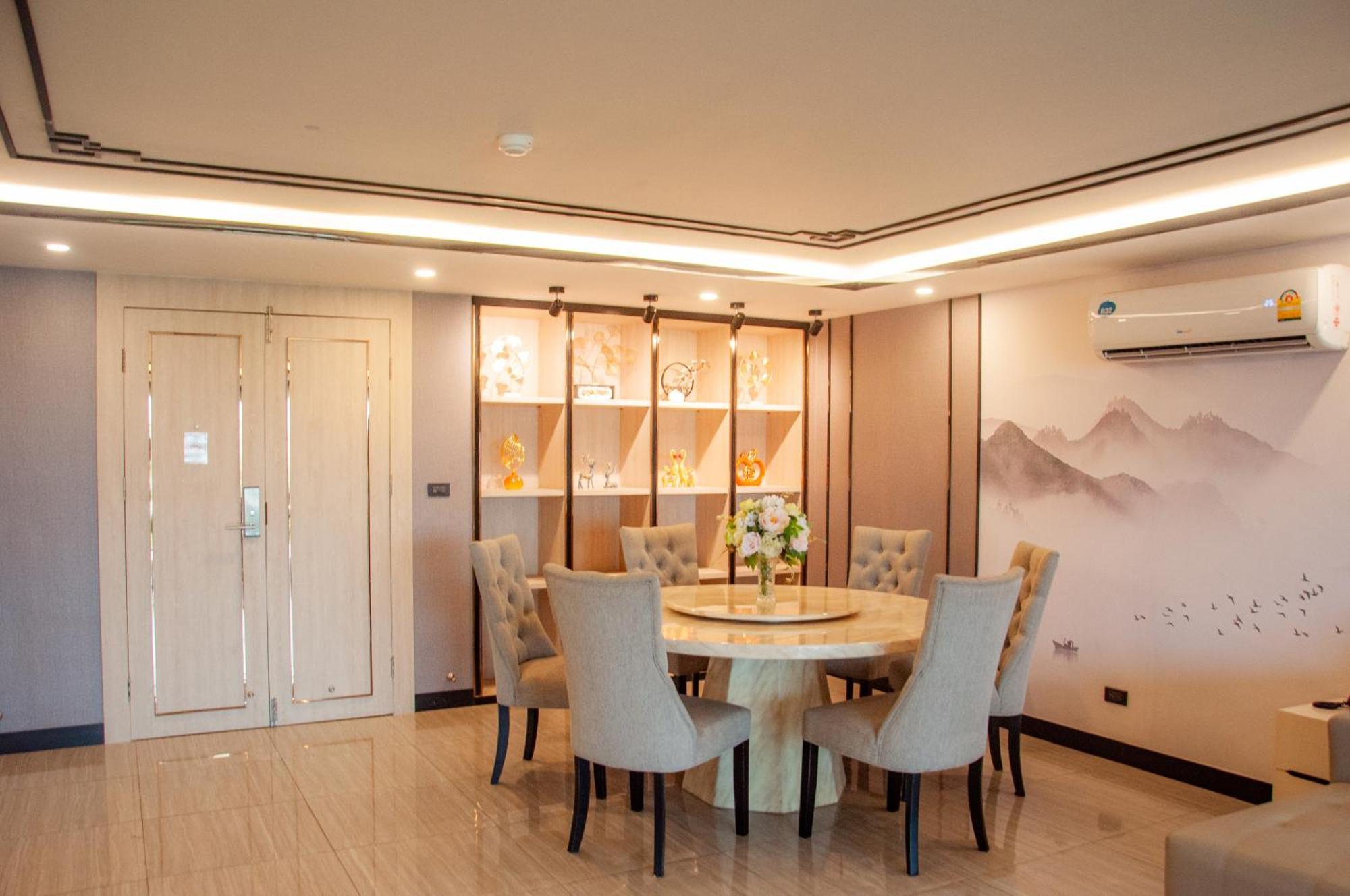 Ht9 Hotel Pantai Jomtien Bagian luar foto