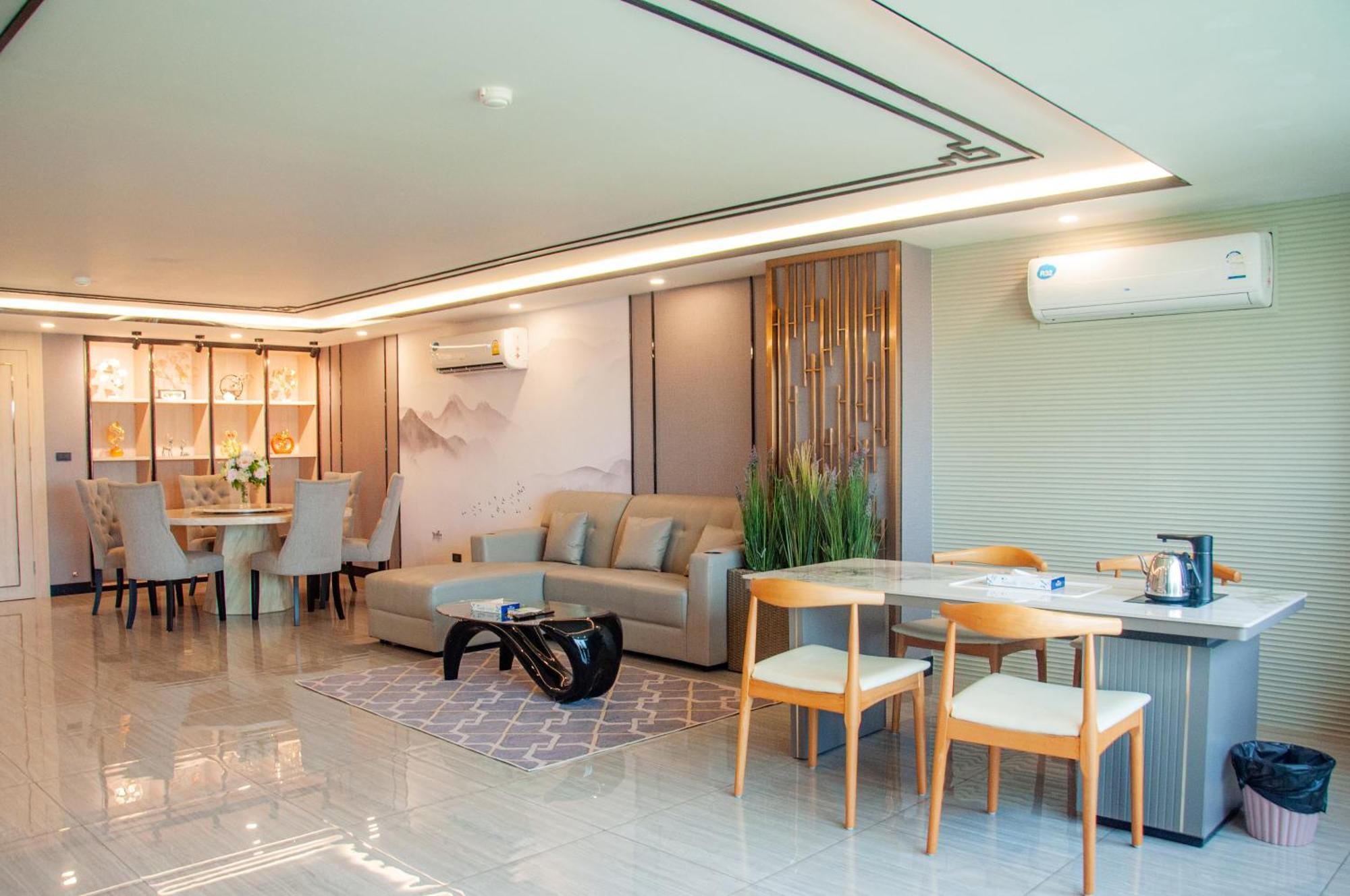 Ht9 Hotel Pantai Jomtien Bagian luar foto