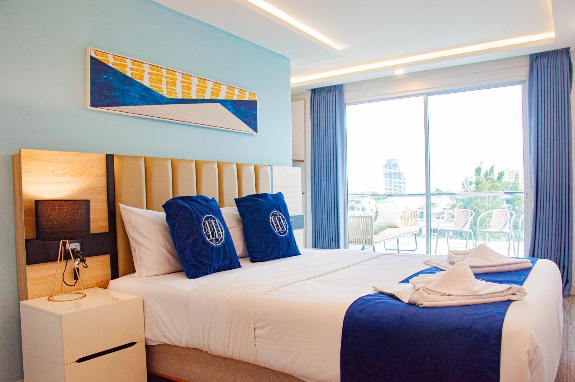 Ht9 Hotel Pantai Jomtien Bagian luar foto