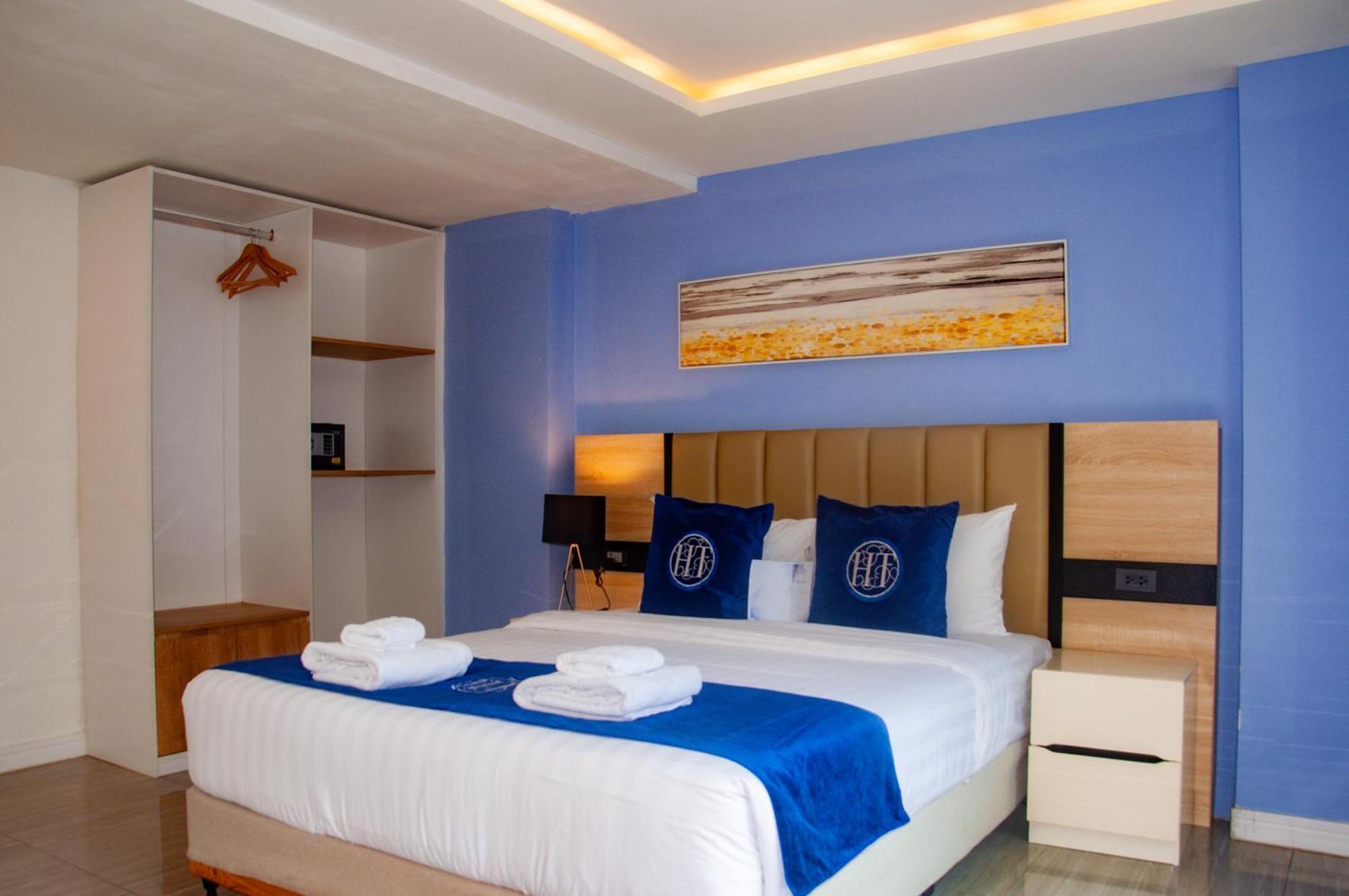 Ht9 Hotel Pantai Jomtien Bagian luar foto