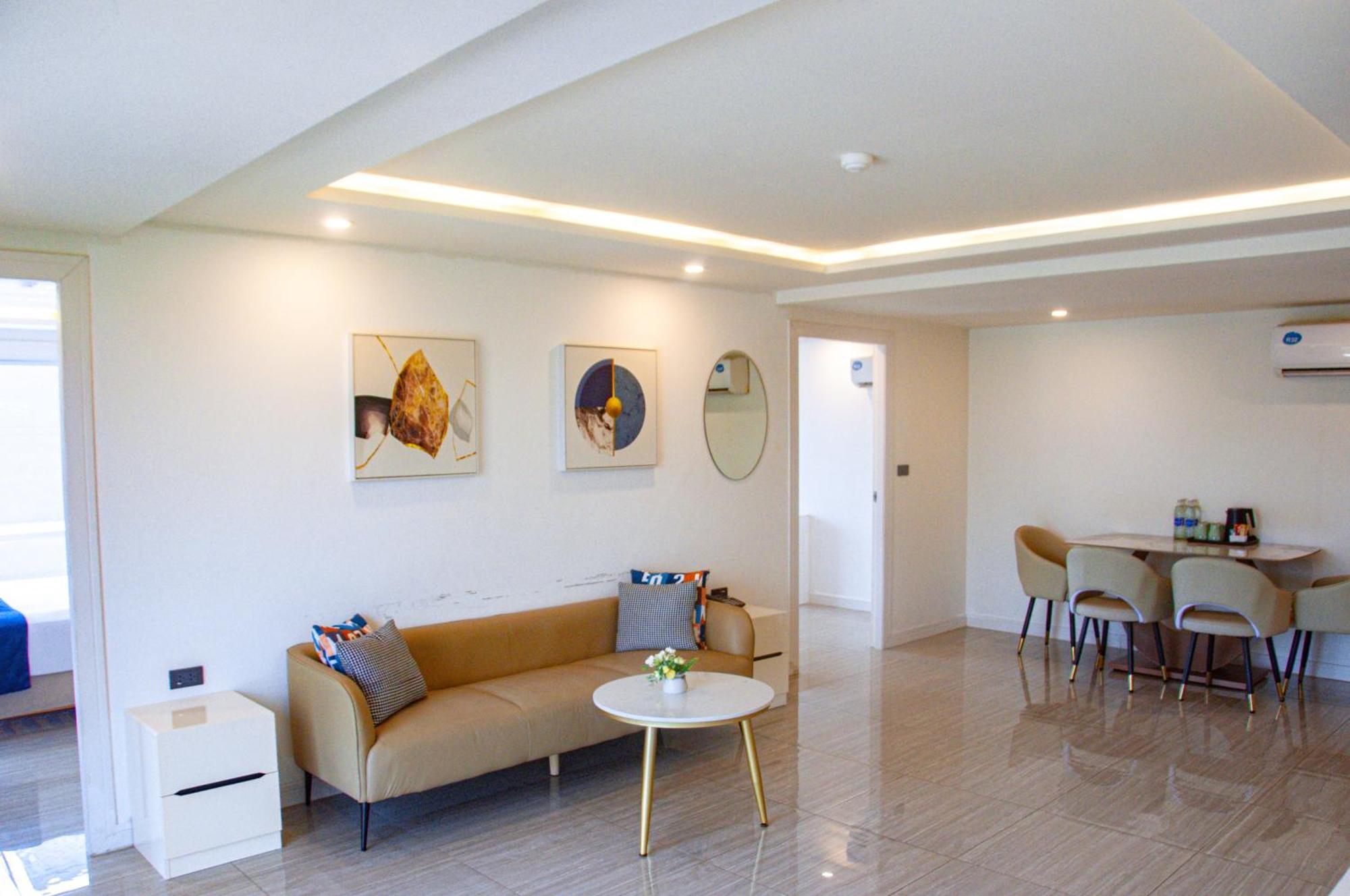 Ht9 Hotel Pantai Jomtien Bagian luar foto