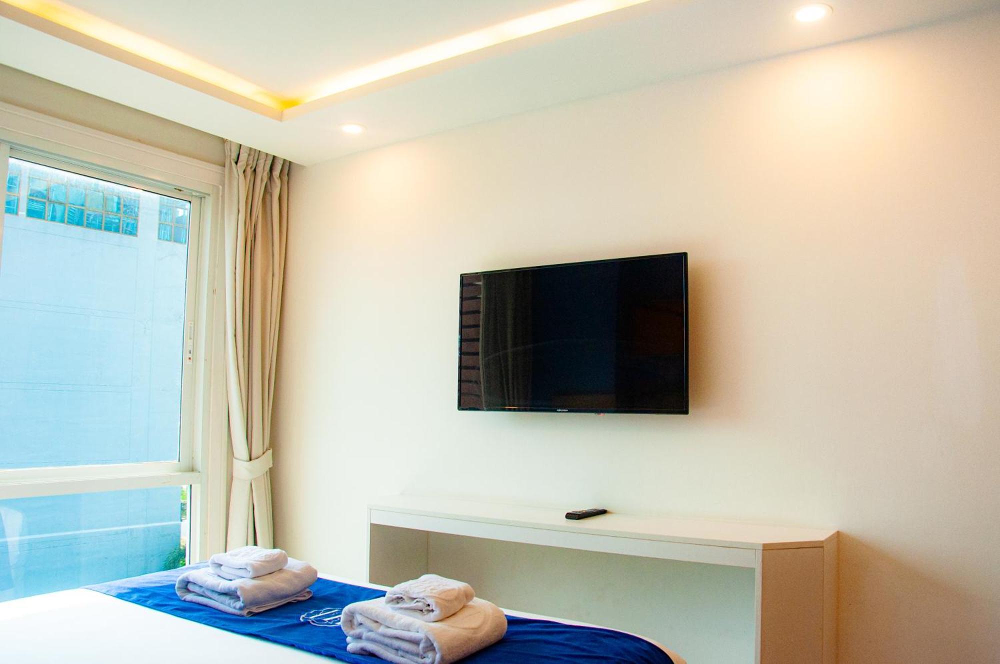 Ht9 Hotel Pantai Jomtien Bagian luar foto
