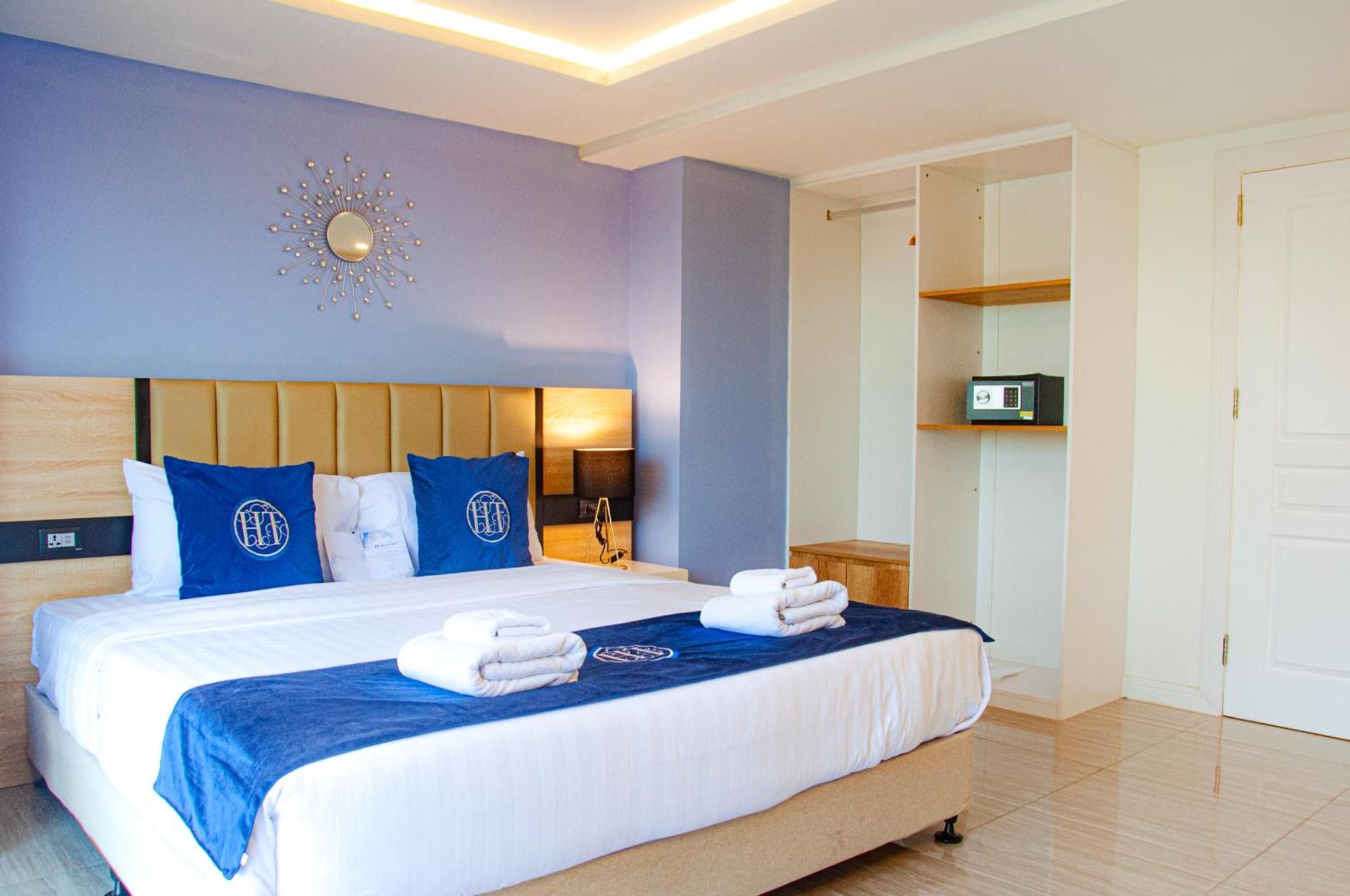 Ht9 Hotel Pantai Jomtien Bagian luar foto