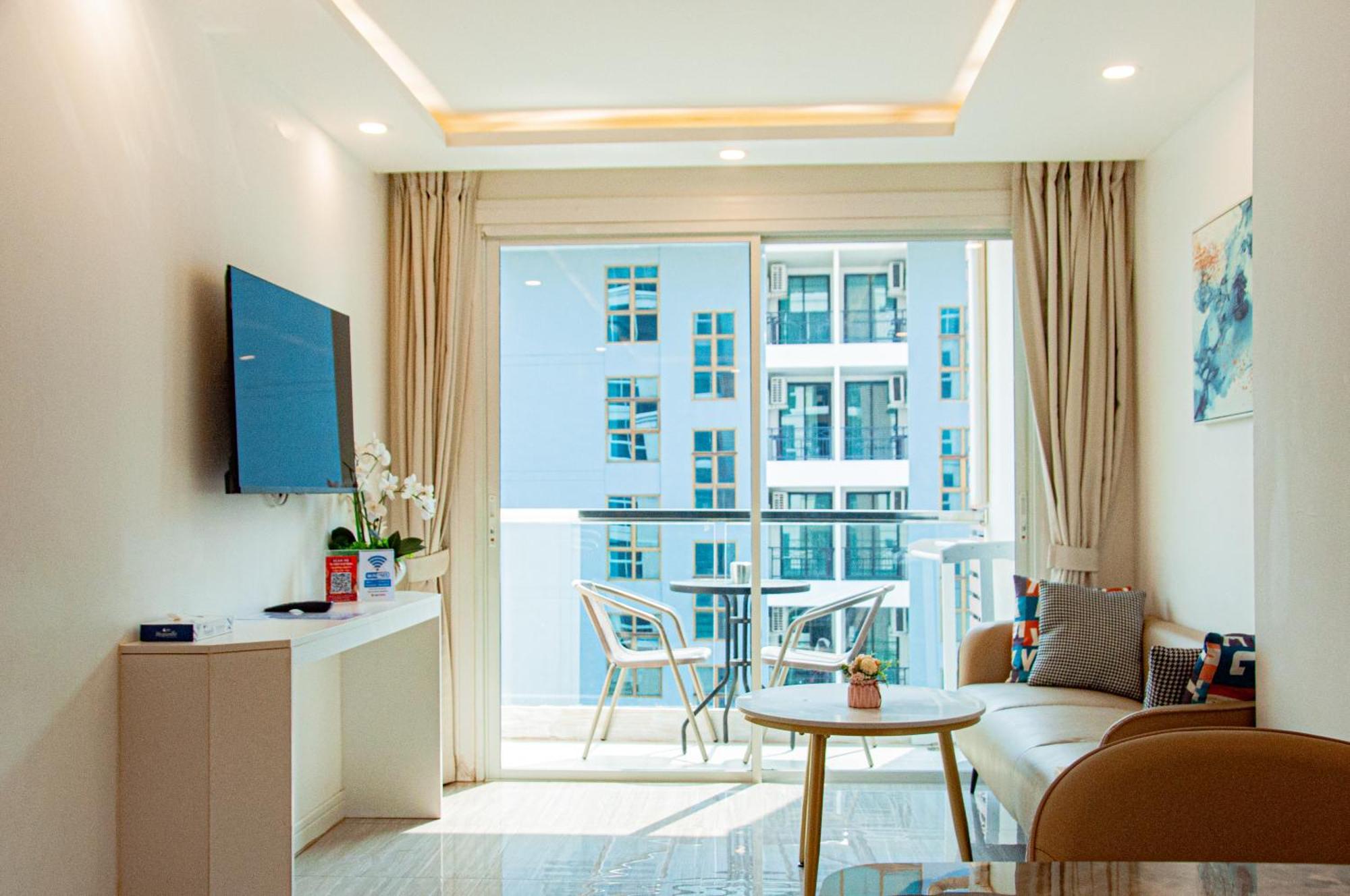 Ht9 Hotel Pantai Jomtien Bagian luar foto